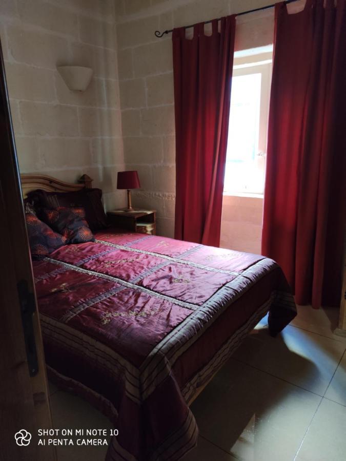 Seafront Two Bedroomed Apartment In 마살폰 외부 사진